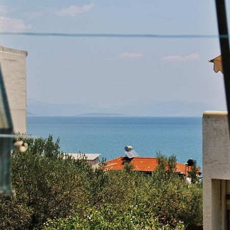 2 Space - Selfcatering Apartment Helen No 7 Xiropigado Buitenkant foto