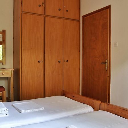 2 Space - Selfcatering Apartment Helen No 7 Xiropigado Buitenkant foto
