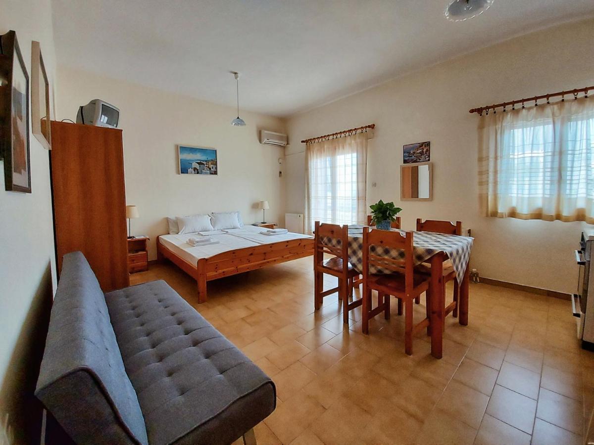2 Space - Selfcatering Apartment Helen No 7 Xiropigado Buitenkant foto
