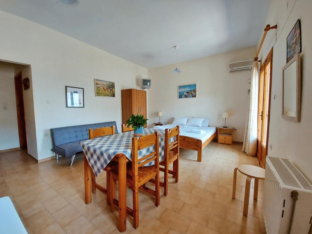 2 Space - Selfcatering Apartment Helen No 7 Xiropigado Buitenkant foto