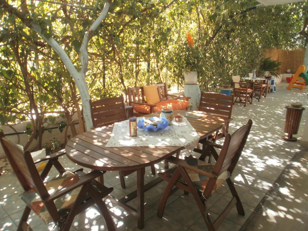 2 Space - Selfcatering Apartment Helen No 7 Xiropigado Buitenkant foto