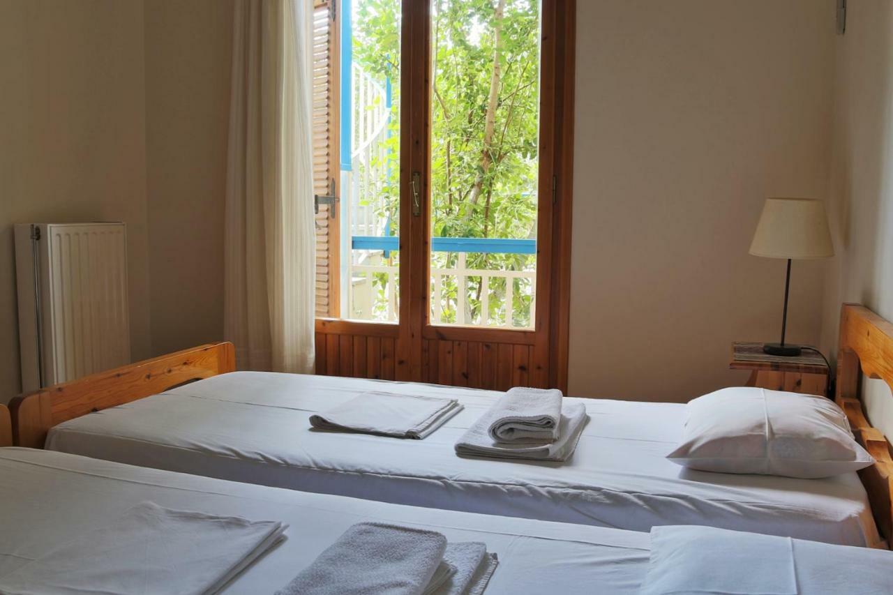2 Space - Selfcatering Apartment Helen No 7 Xiropigado Buitenkant foto